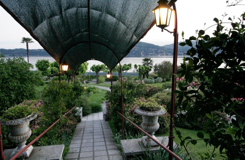 Il Sole Di Ranco Hotel Exterior photo